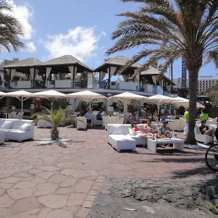 Americas And Night Apartment