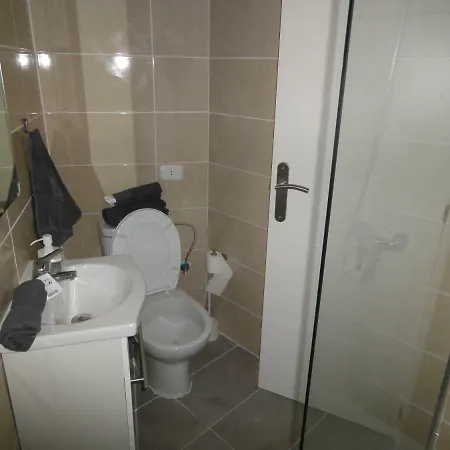 Americas And Night アパート